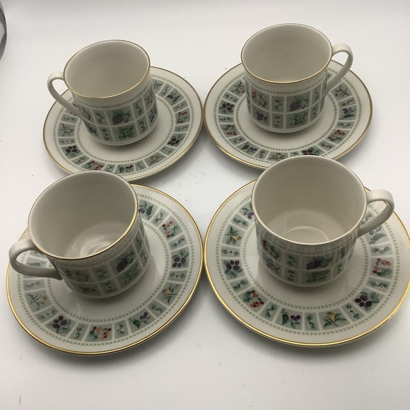 Set of Four Royal Doulton England Tapestry Cups and Saucers - Picture 3 of 11